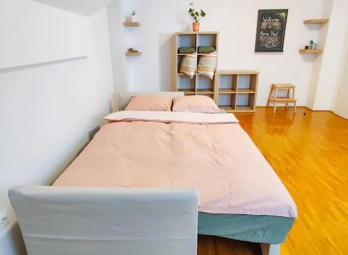 Alpine Nest アパート ブレッド